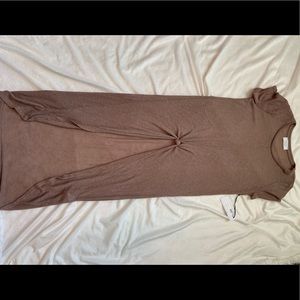 High low top with front knot